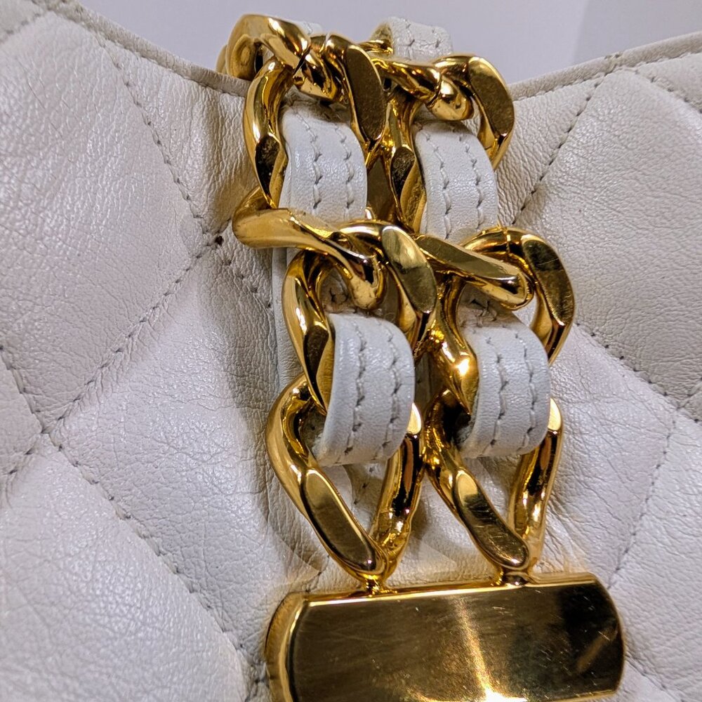 Chanel Rare Vintage White Quilted Lambskin Large Hobo Tote 24k GHW - Picture 14 of 16